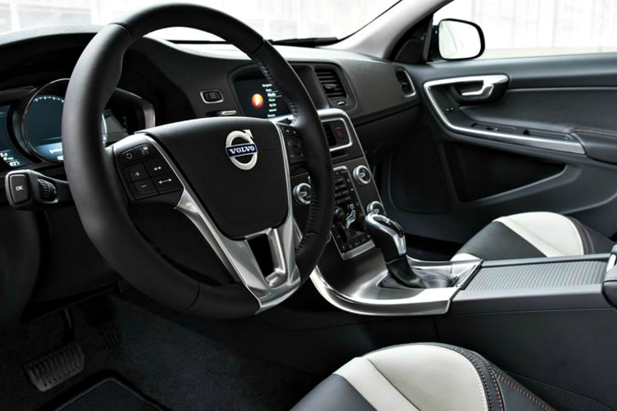 volvo-s60-cc-interior