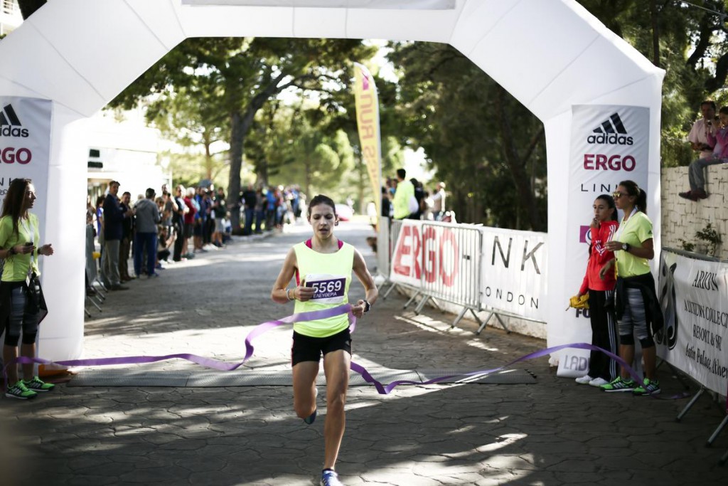 The fourth annual Ladies Run race took place at Vouliagmeni area, having the Astir Palace Hotel as starting and finishing point. Vouliagmeni, Attica, on Oct. 18, 2015 / Τέταρτοςς ετήσιος αγώνας Ladies Run, με αφετηρία και τερματισμό τον Αστέρα Βουλιαγμένης, στις 18 Οκτωβρίου, 2015