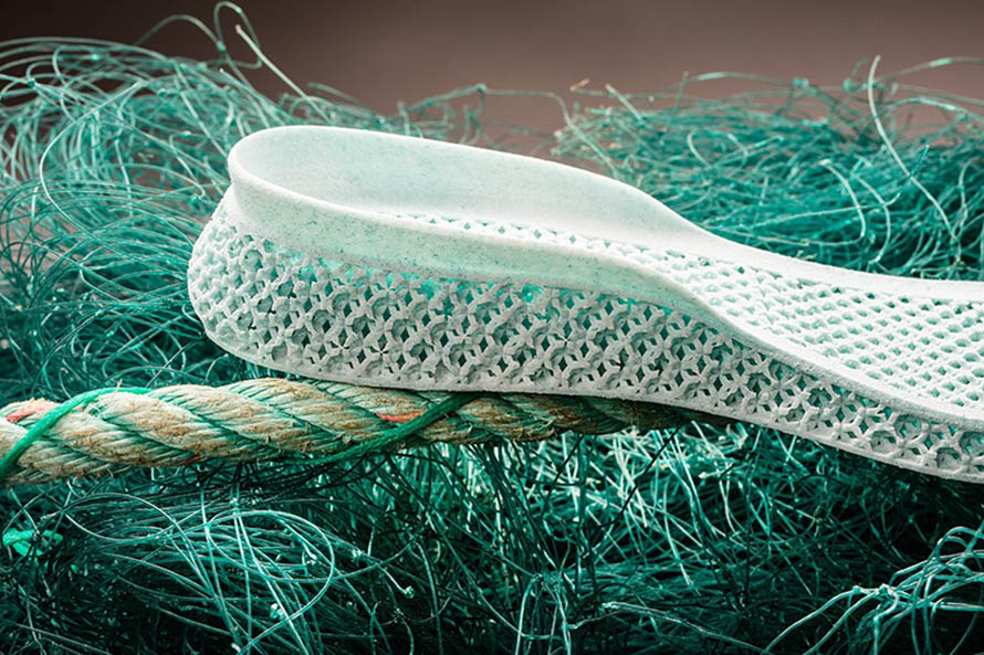 adidas-parley-3D-printed-ocean-plastic-shoe-designboom-03-818x545