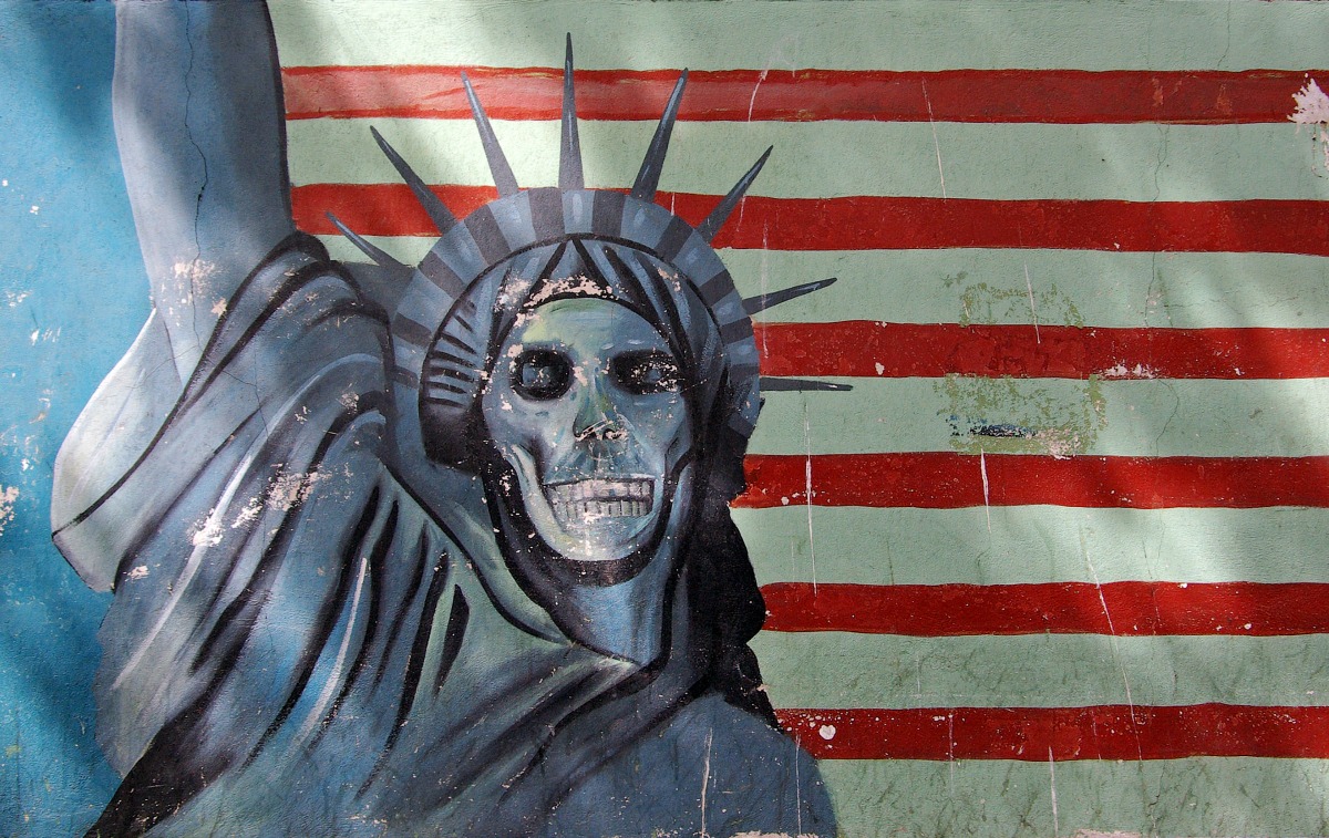 teheran_us_embassy_propaganda_statue_of_liberty