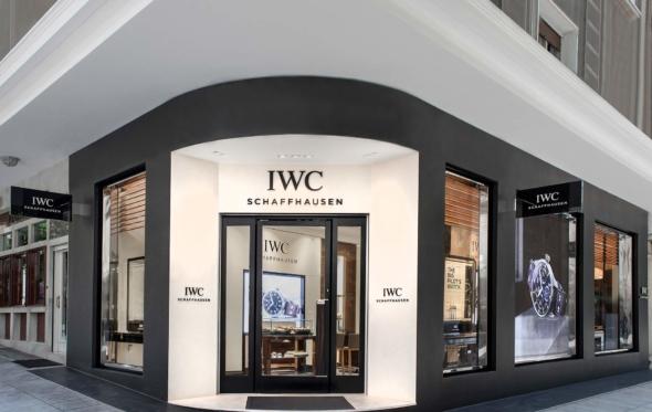 Μέσα στη νέα μπουτίκ της IWC: η Βουκουρεστίου «χτυπάει» σαν ελβετικό ρολόι