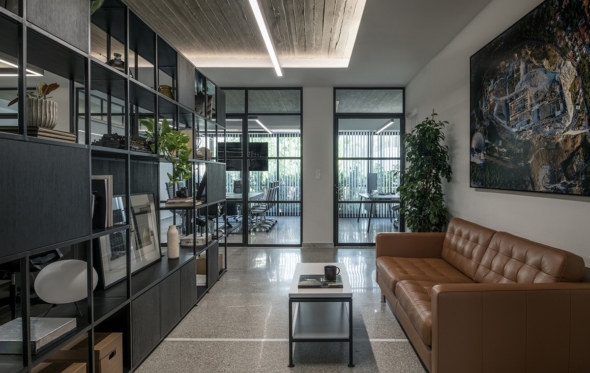 Ένα νέο γραφείο στην Καλλιθέα: πάρτε ιδέες για το πώς ο εργασιακός σας χώρος θα φανεί μεγαλύτερος