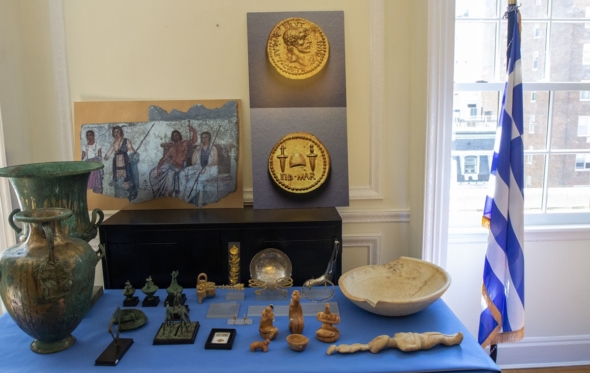 To Λονδίνο ακούει; 29 κλεμμένες αρχαιότητες επέστρεψαν στην Ελλάδα