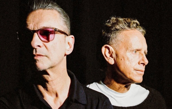 Οι Depeche Mode επιστρέφουν και είναι πιο σκοτεινοί από ποτέ