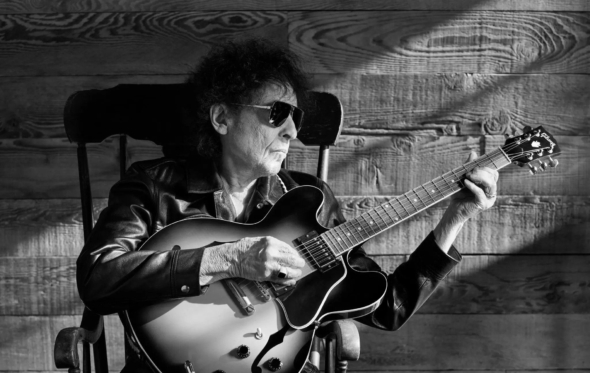 Το αξεπέραστο στιλ του Bob Dylan: έγινε και μοντέλο, λίγο πριν τα 82 του