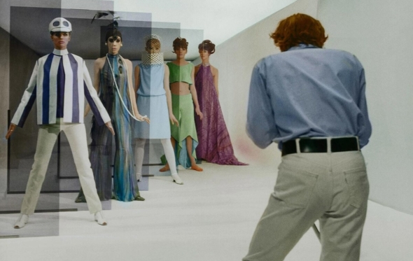 Ψυχεδέλεια και μίνι φούστες στο εξωφρενικό Swinging London των ‘60s