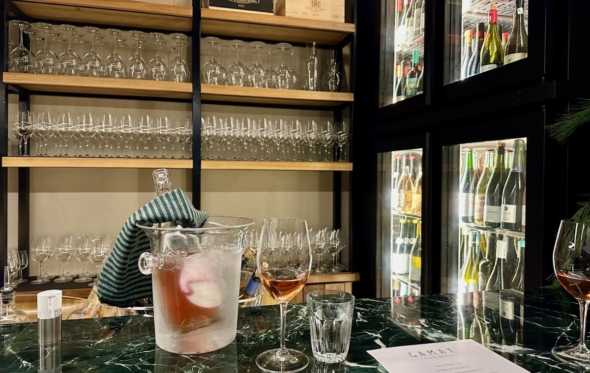 Πρώτη ματιά στο Gamay: το νέο wine bar των Εξαρχείων έχει το όνομα και τη χάρη
