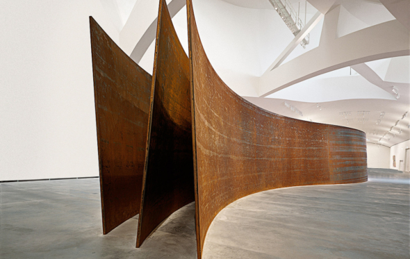Richard Serra: Ο άνθρωπος που διατάραξε τα όρια μεταξύ τέχνης και αρχιτεκτονικής