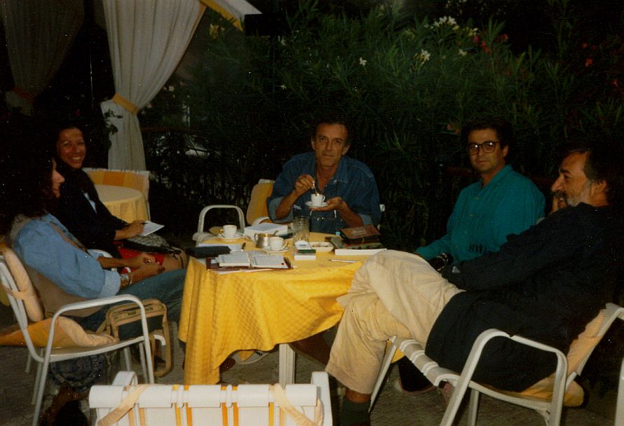  Βενετία, 1989, από αριστερά: Αργύρης Μπακιρτζής, Γιώργος Πανουσόπουλος, Σωτήρης Κακίσης, Μαρία Παπαλάμπρου (Φωτογραφία: Νίκος Περάκης)