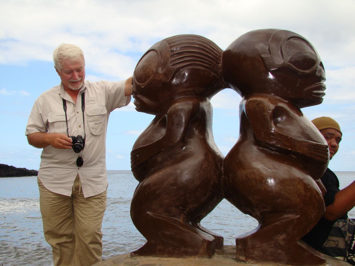 Το άγαλμα των διδύμων από τη Φατου Χίβα των Νησιών Μαρκέζες στη Γαλλική Πολυνησία