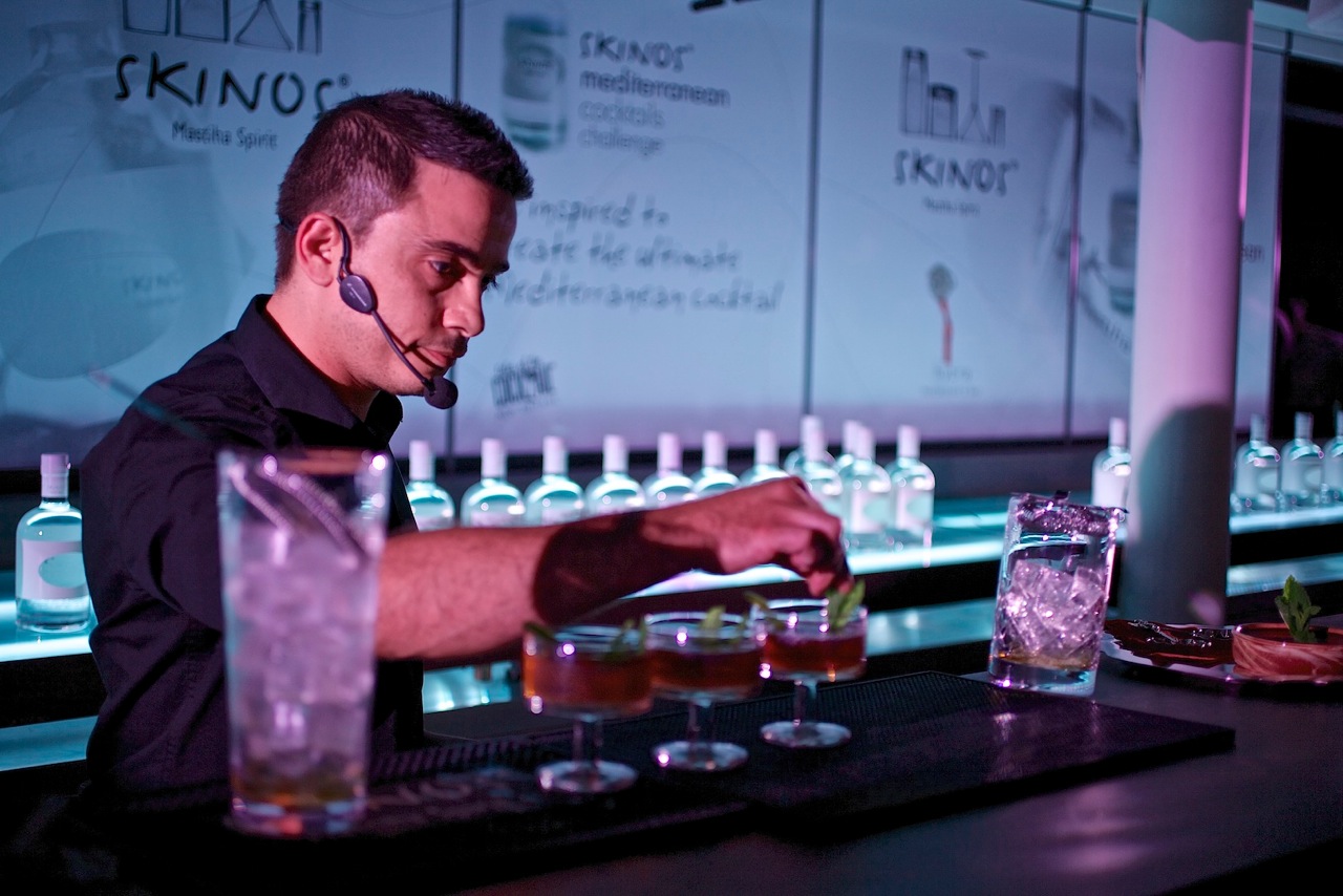 Γιώργος Μεγαλοκονόμος, bartender στο Think+ (Χαλάνδρι), Νικητής του Skinos Mediterrenean Coktails Challenge 2013.  Φωτογραφία: Θύμιος Βούλγαρης