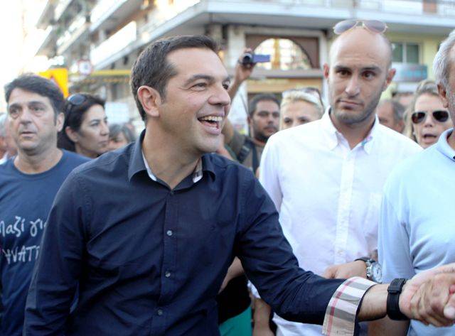 tsipras-burberry1__article