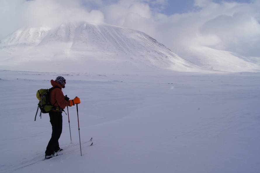 Διασχίζοντας με σκι το Αρκτικο μονοπάτι στην Σουηδια Kungslaeden